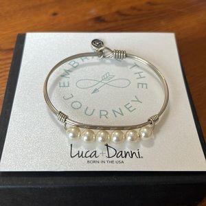 Luca + Danni 🤍 White Pearl Bracelet - Size Petite